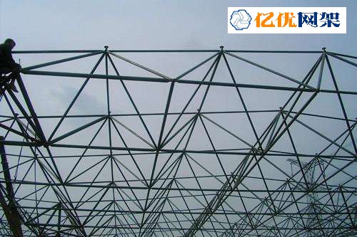 塔城料棚网架安装
